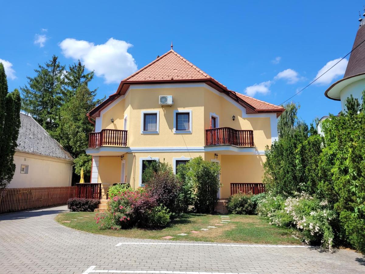 Villa Zlata Praha Heviz Exterior photo